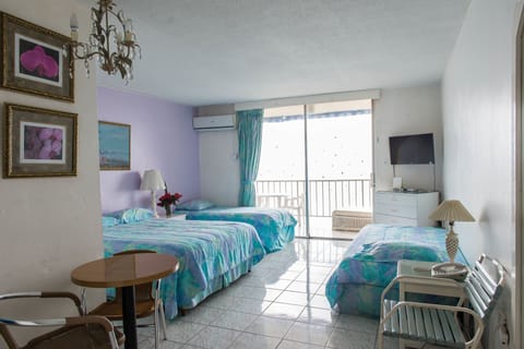 Comfort Studio, Multiple Beds, City View | 1 bedroom, in-room safe, WiFi, bed sheets