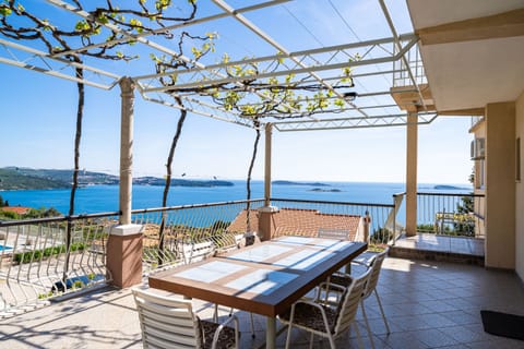 Apartment (Apartments Klis - Three-Bedroom Apart) | Terrace/patio