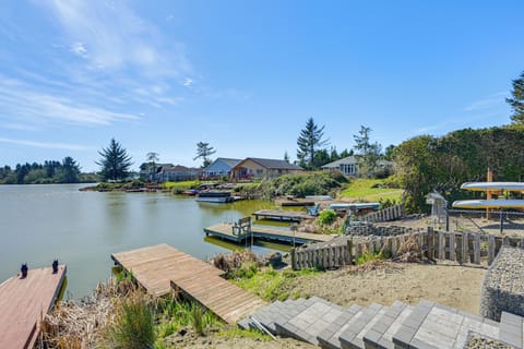Ocean Shores Vacation Rental | 3BR | 2.5BA | 2,065 Sq Ft