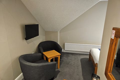 Triple Room, 3 Twin Beds, Mountain View (3 adults) | Desk, soundproofing, free WiFi, bed sheets