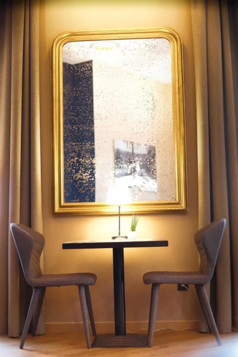 Premium bedding, in-room safe, desk, free WiFi