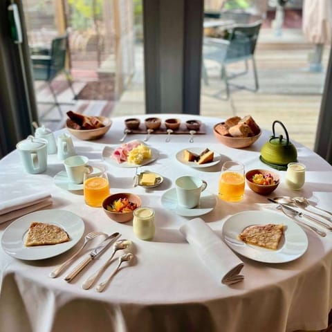 Daily continental breakfast for a fee