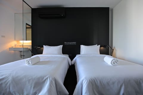 Standard Twin Room | Premium bedding, minibar, desk, soundproofing
