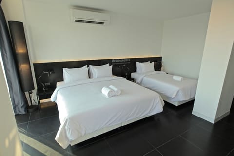 Standard Triple Room | Premium bedding, minibar, desk, soundproofing
