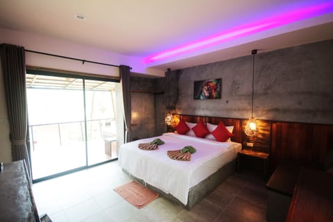 Deluxe Double Room | In-room safe, desk, free WiFi