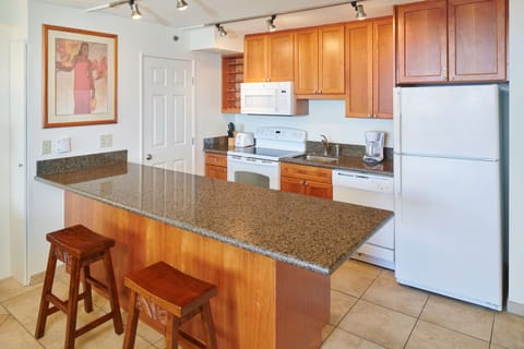 Studio, Kitchen, Resort View | Private kitchen | Microwave, coffee/tea maker, cookware/dishes/utensils