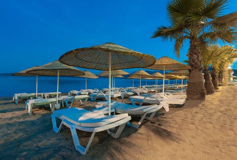 Private beach, sun loungers, beach umbrellas, beach towels