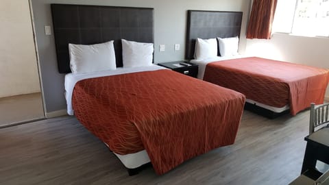 Standard Triple Room | Desk, blackout drapes, free WiFi, bed sheets