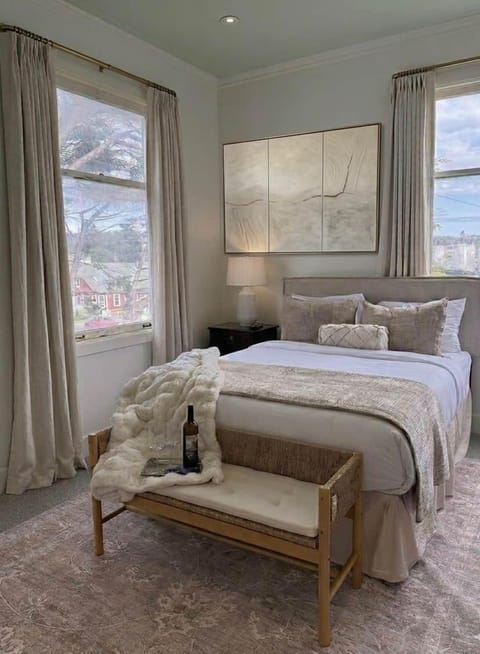 The Chapel Room Queen Bed