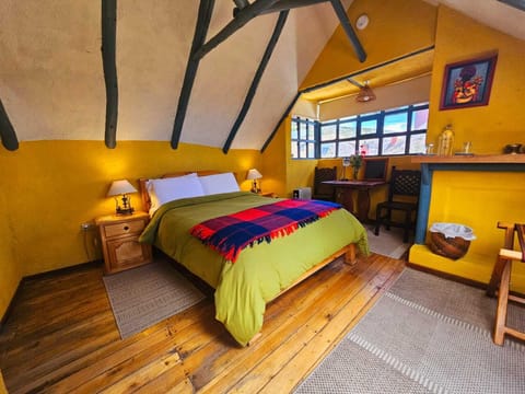 Traditional Double Room, Private Bathroom | In-room safe, bed sheets