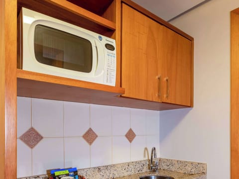 Standard Apartment, 1 Double Bed | Bathroom | Shower, eco-friendly toiletries, hair dryer, towels