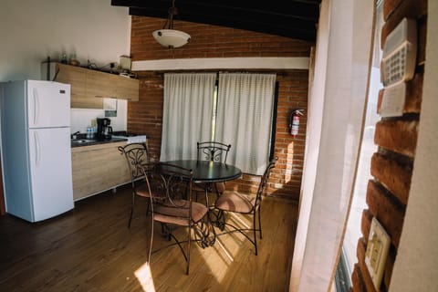 Family Cabin | Dining room