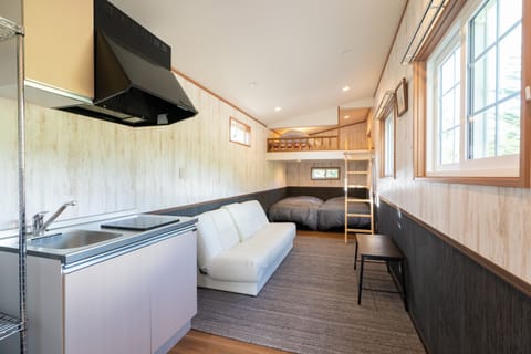 Basic Mobile Home | Living area | LCD TV, table tennis