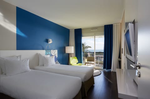 Premium Twin Room, Balcony, Sea View | Hypo-allergenic bedding, free minibar, in-room safe, desk