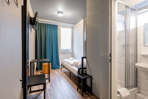 Single Room | Desk, free WiFi, bed sheets