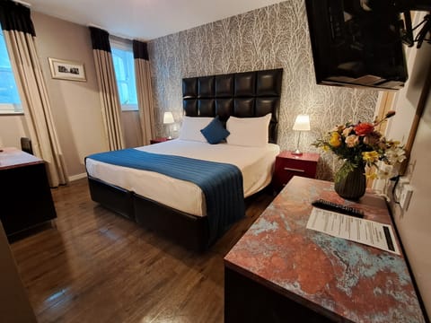 Standard Double Room | Hypo-allergenic bedding, in-room safe, desk, blackout drapes