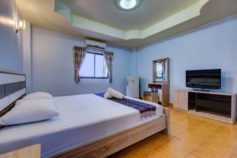 Superior Room | In-room safe, desk, rollaway beds, free WiFi