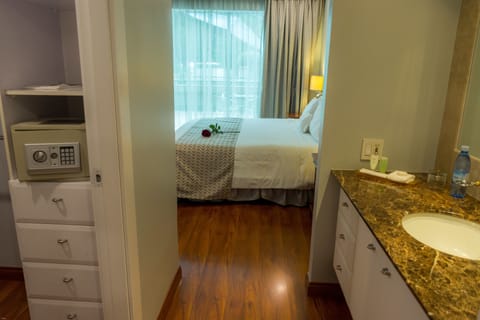 Suite, 1 Bedroom, Kitchen | Premium bedding, in-room safe, desk, blackout drapes