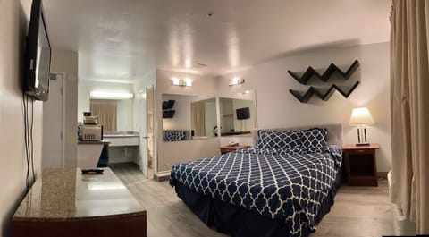 Family Suite, 2 Bedrooms, Non Smoking, Connecting Rooms | Iron/ironing board, free WiFi, bed sheets