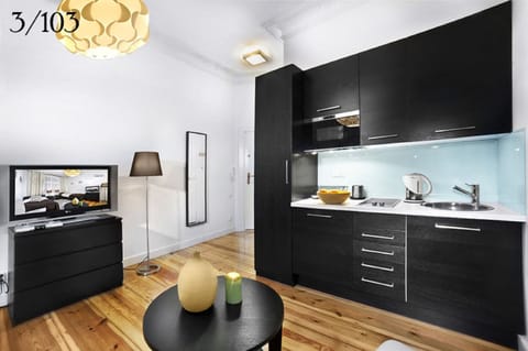 Apartment (Studio Twin) | Private kitchenette | Fridge, stovetop, electric kettle, cookware/dishes/utensils