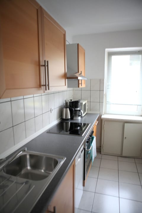 Apartment, 2 Bedrooms, City View (Dibergstraße 50) | Private kitchen | Fridge, microwave, stovetop, coffee/tea maker