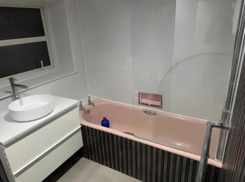 Standard Double Room, 1 Double Bed | Bathroom | Shower, free toiletries, towels, soap
