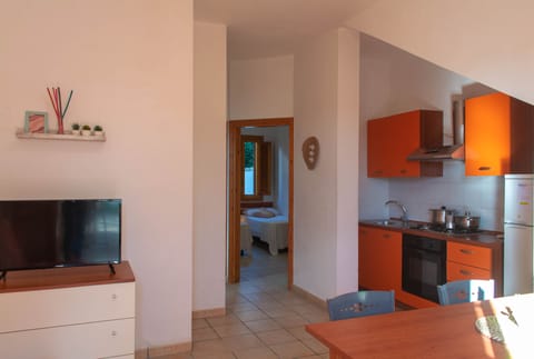 Apartment, 2 Bedrooms (Trilo 4) | Private kitchen | Full-size fridge, oven, stovetop, cookware/dishes/utensils