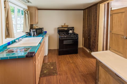 Fort Ross Suite | Private kitchen | Microwave, coffee/tea maker