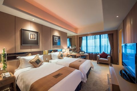 Pacific Club, Club Room, 2 Twin Beds | Premium bedding, minibar, in-room safe, desk
