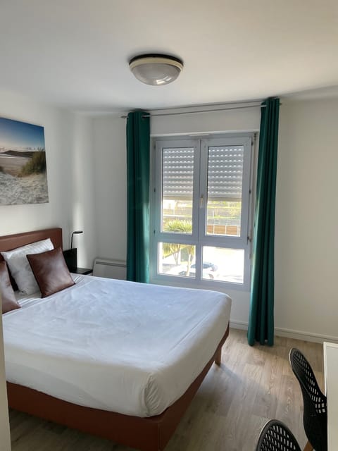 Comfort Double Room | Desk, soundproofing, iron/ironing board, free WiFi