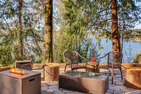 Gig Harbor Vacation Rental | 3BR | 3BA | 1,600 Sq Ft | 2 Steps to Enter