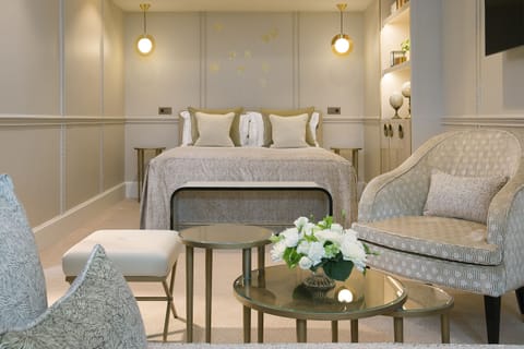 Suite (Roofs of Paris) | Premium bedding, pillowtop beds, minibar, in-room safe