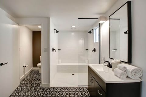 Elite Room | Bathroom | Towels