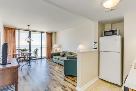 Comfort Condo, 1 Bedroom, Balcony, Oceanfront | Private kitchenette | Full-size fridge, microwave, stovetop, dishwasher