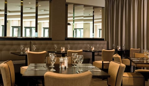 Breakfast and dinner served