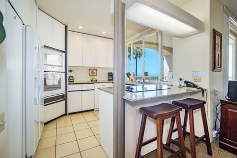 Villa, 1 Bedroom, 2 Bathrooms, Ocean View | Private kitchen | Fridge, microwave, oven, stovetop