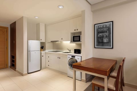 Apartment, 1 Bedroom | Private kitchenette | Full-size fridge, microwave, oven, stovetop