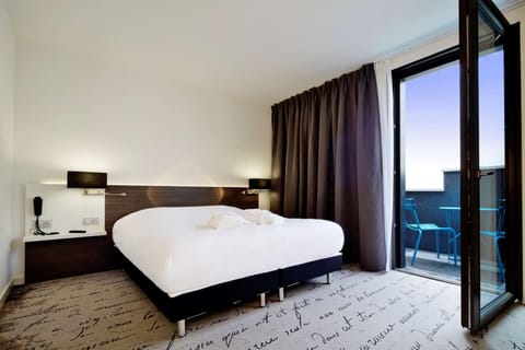 Standard Room, 1 Double Bed | Premium bedding, in-room safe, individually furnished, desk