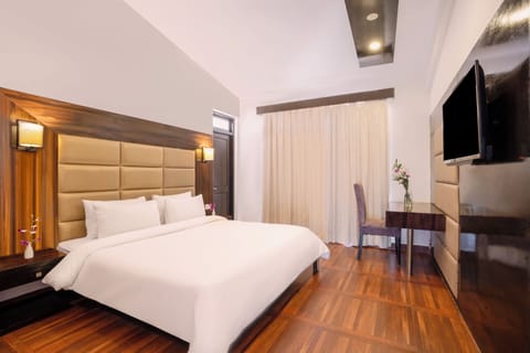 GOA CLASSIC POOL VIEW ROOM WITH BALCONY | Premium bedding, minibar, in-room safe, desk