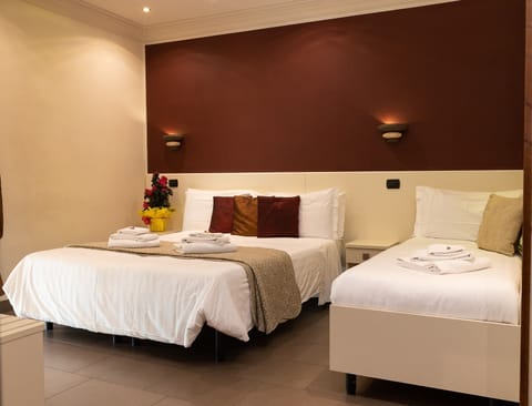 Standard Triple Room | In-room safe, desk, rollaway beds, free WiFi