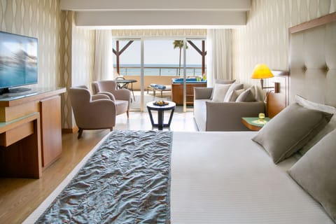 Deluxe Terrace Suite Sea View with Outdoor Whirlpool | In-room safe, desk, free WiFi, bed sheets