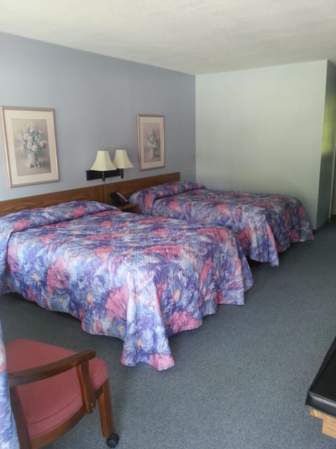 Standard Room, 2 Double Beds | Individually decorated, individually furnished, iron/ironing board