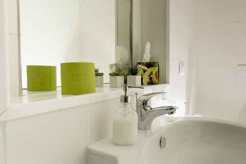 Double Room | Bathroom sink