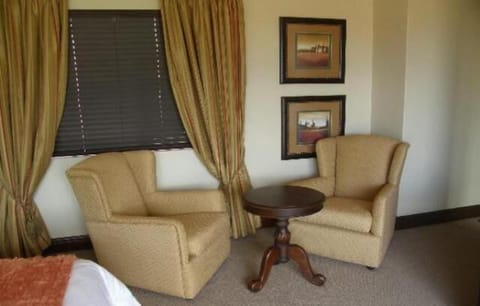 Executive/Honeymoon suite  | Living area | TV