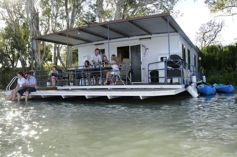 Boats and Bedzzz - The Murray Dream Houseboat (Moored Accommodation) | Balcony