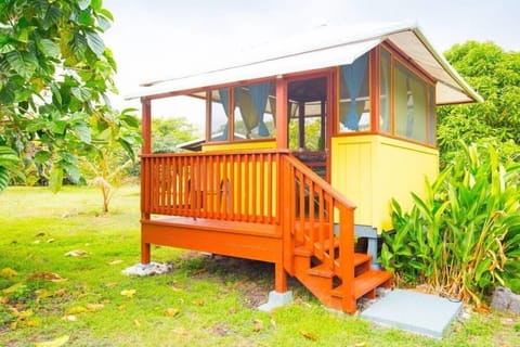 Standard Cabin (Cacao) | Living area