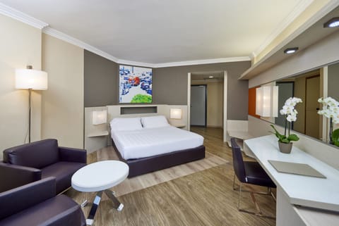 Superior Double Room | Minibar, in-room safe, desk, cribs/infant beds