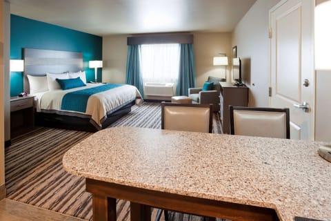 King Junior Suite Disability Access | Premium bedding, desk, laptop workspace, blackout drapes