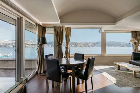 Suite, Terrace (Bosphorus View) | Premium bedding, minibar, in-room safe, desk