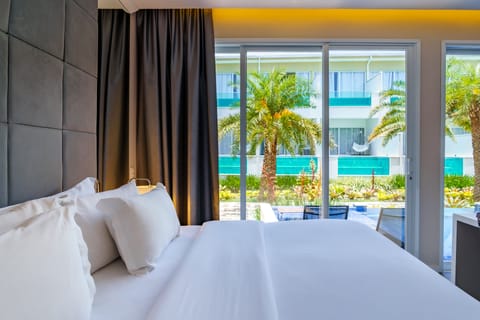 Premium Double Room, Private Pool | Premium bedding, blackout drapes, free WiFi, bed sheets